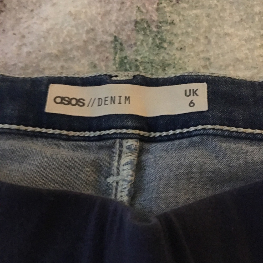 Jeans - Picture 2 of 3